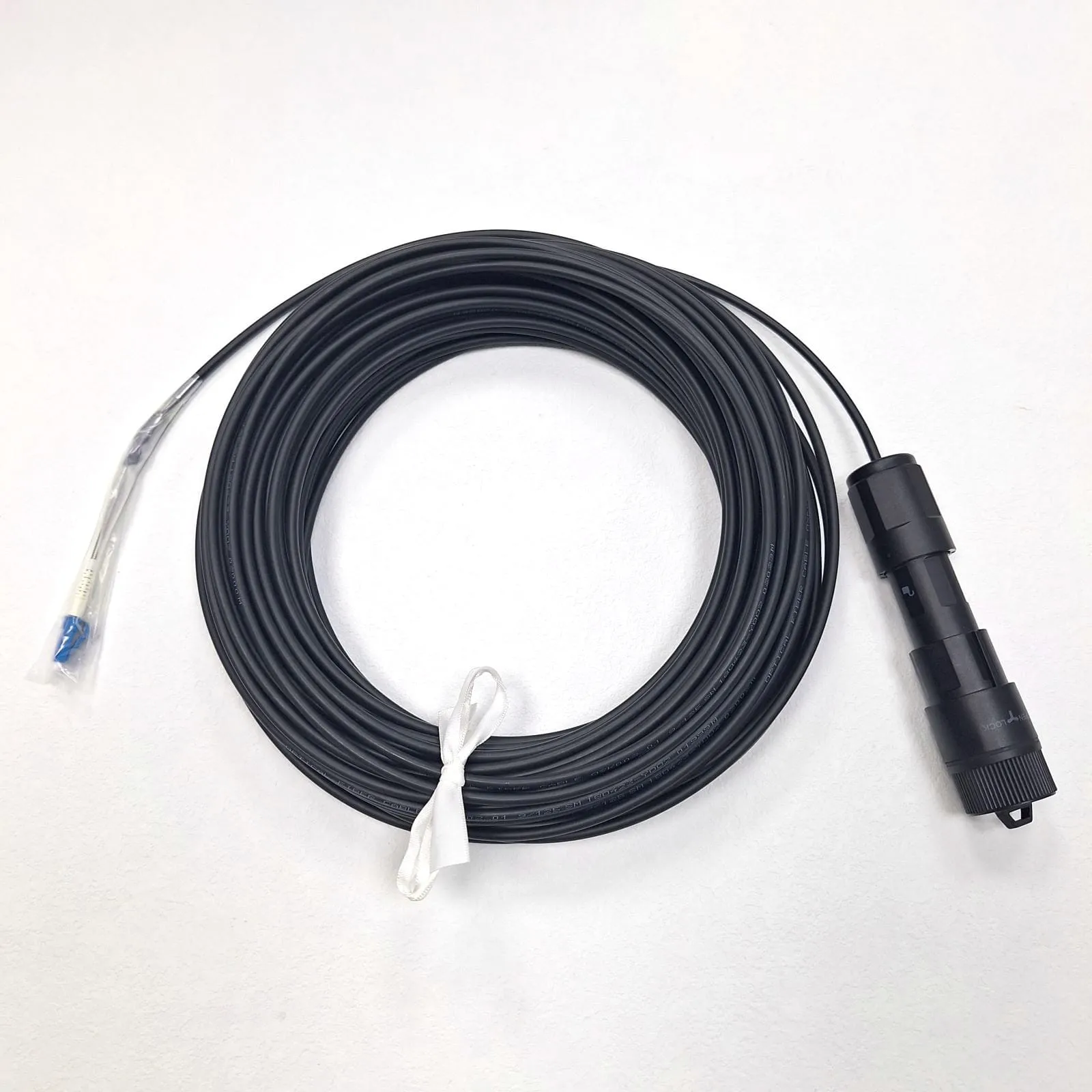新型防水 FullAXS 连接器跳线组件 - FullAXS 连接器 - FTTA 解决方案 - 海南中泰光缆 图1