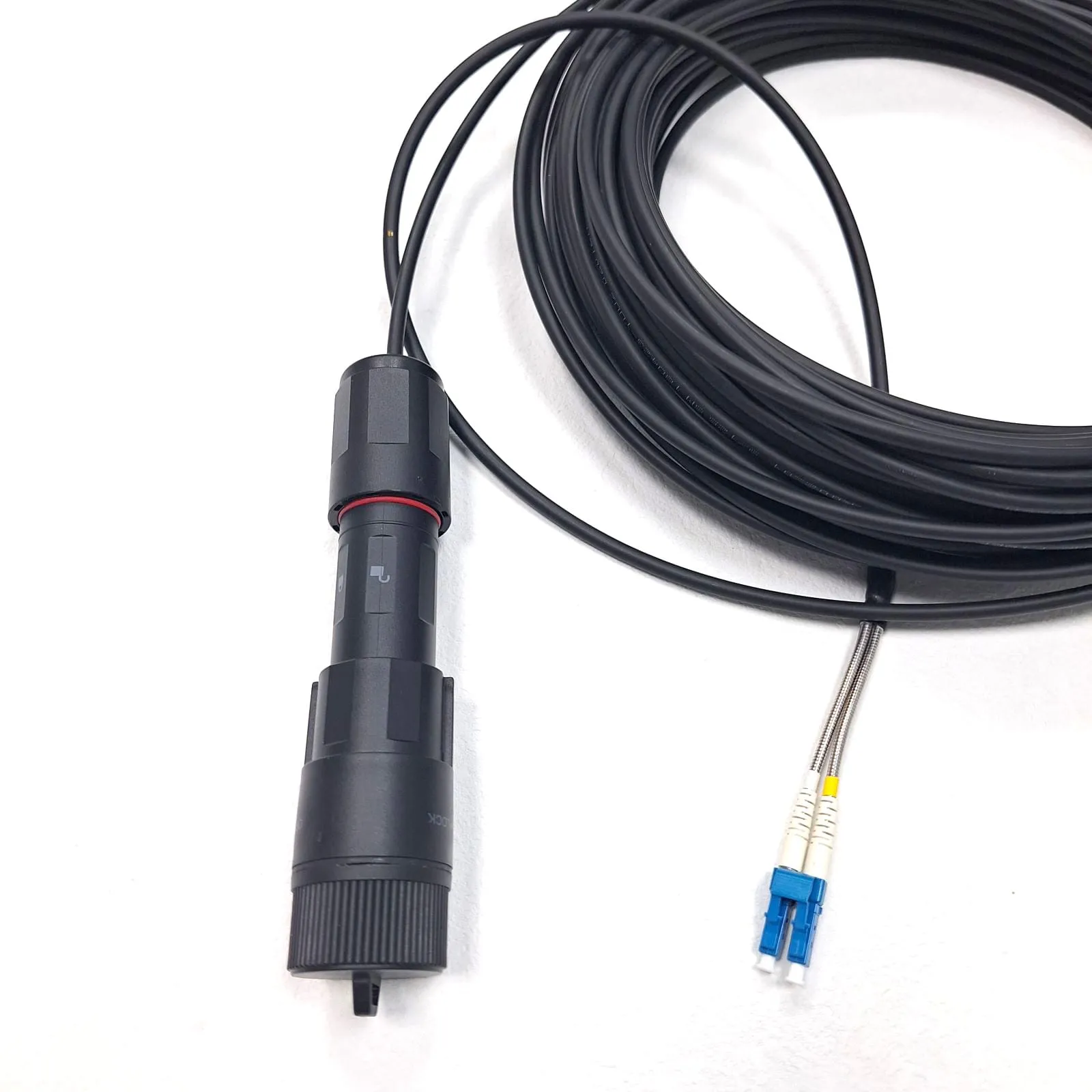 新型防水 FullAXS 连接器跳线组件 - FullAXS 连接器 - FTTA 解决方案 - 海南中泰光缆 图2